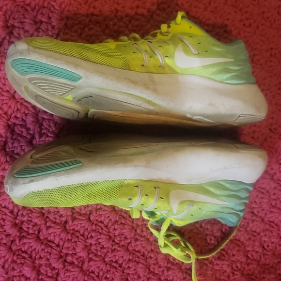 Nike Ombre Volt to teal sneakers - Picture 2 of 5